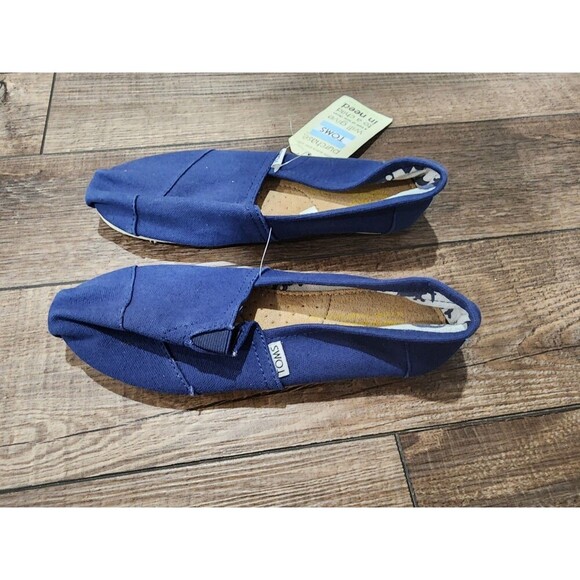 New Women's Toms Classic Canvas Slip On Shoes Navy Blue Size 7W (37) - Picture 3 of 6